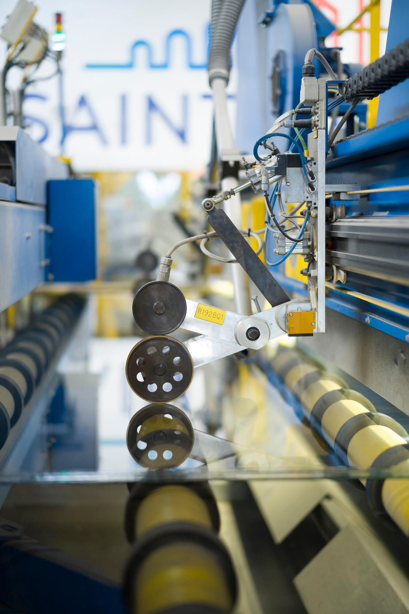 Low-E glass reflection detail